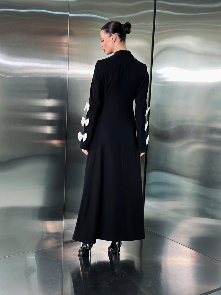 Velora | Black