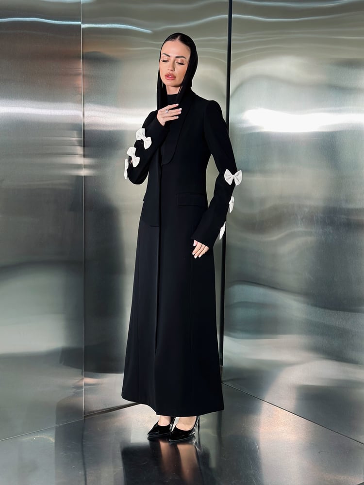 Velora | Black