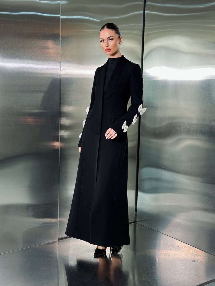 Velora | Black