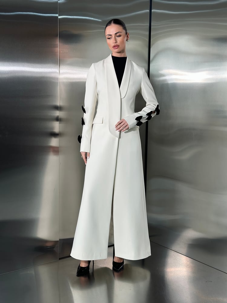 Velora | Creamy