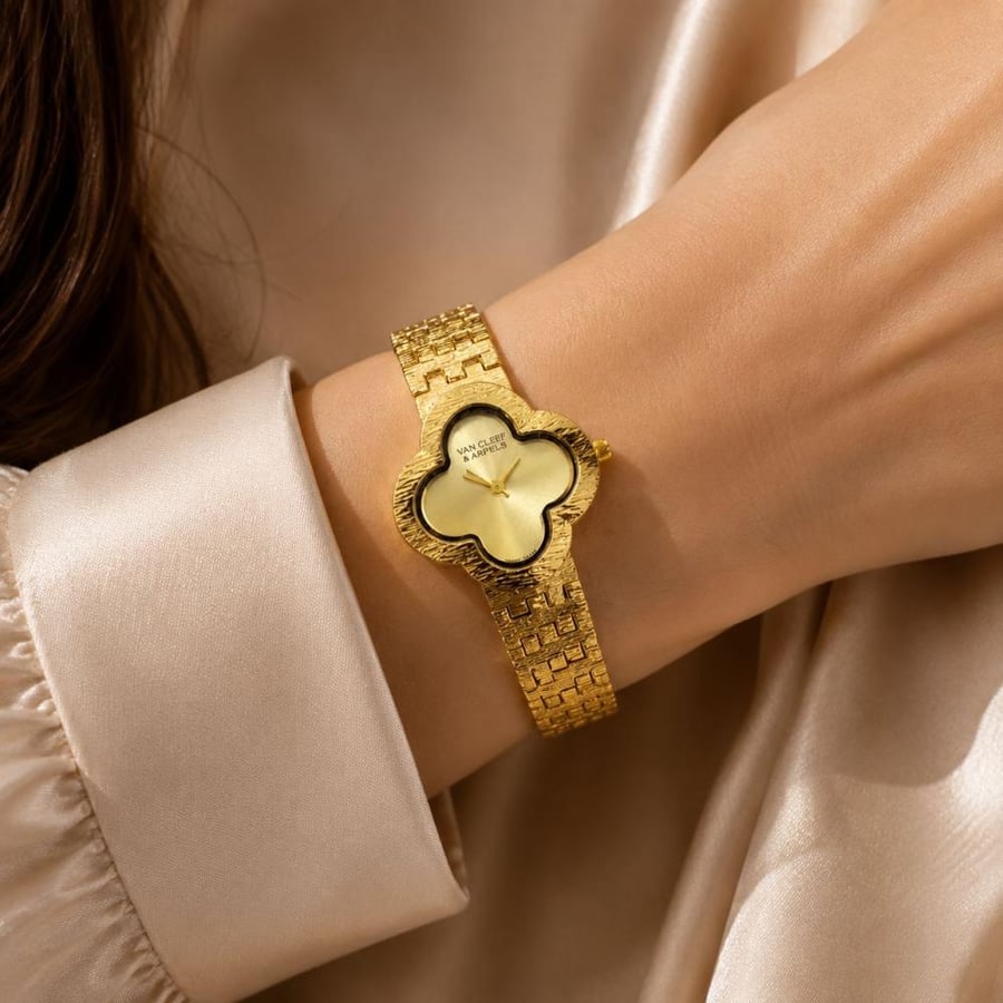 ساعة فان كليف أند آربلز أهامبرا الذهبية بالميناء الفاتح