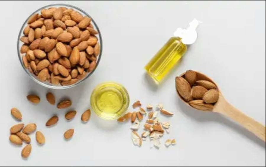 زيت اللوز الحلو معصور محلي غير مستورد 125ml