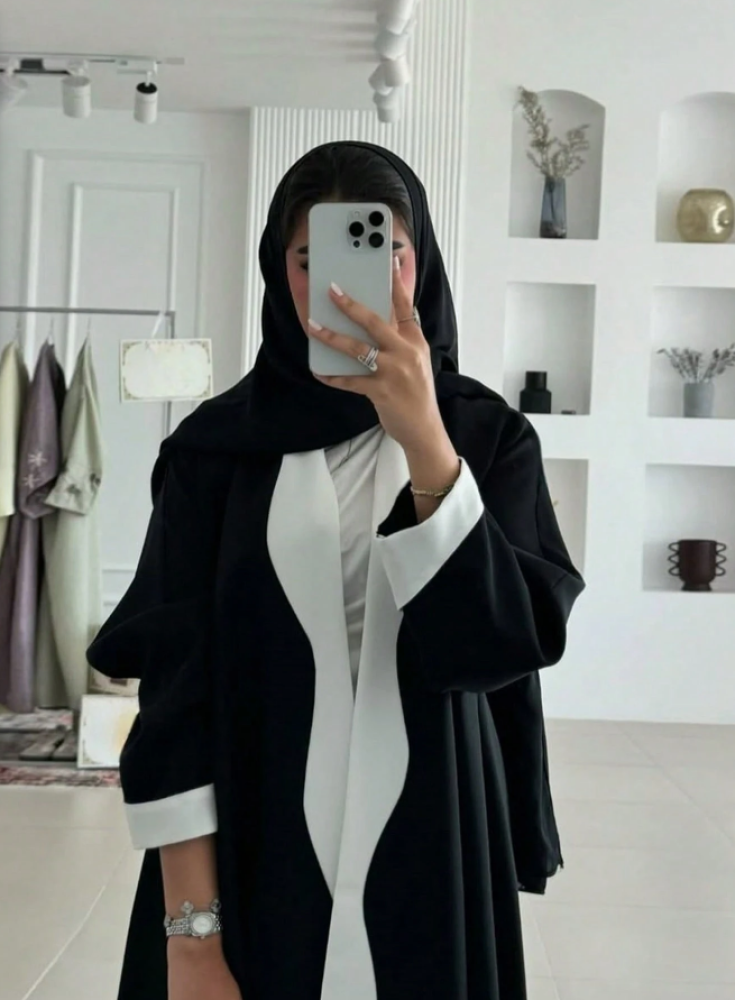 عباية سوداء مفتوحة