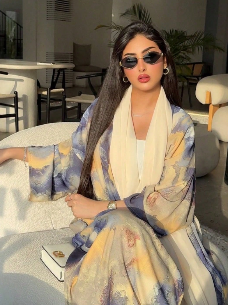 عباية نسائية من متجر تكلا