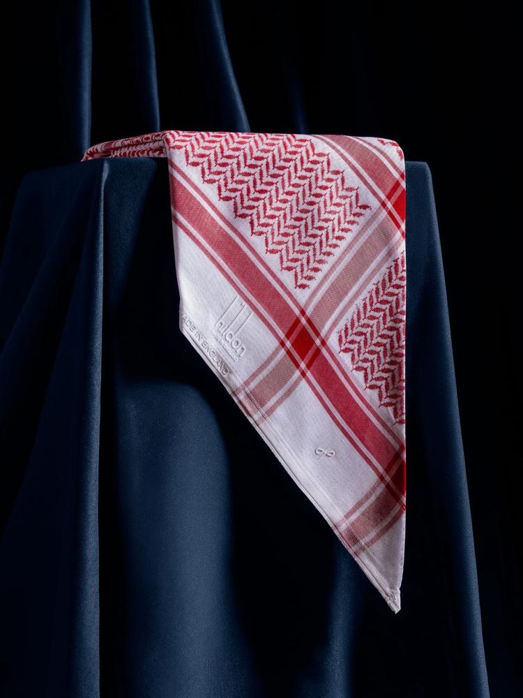 شماغ هيلدون 2026 احمر كلاسيك الشيوخ فاتح
