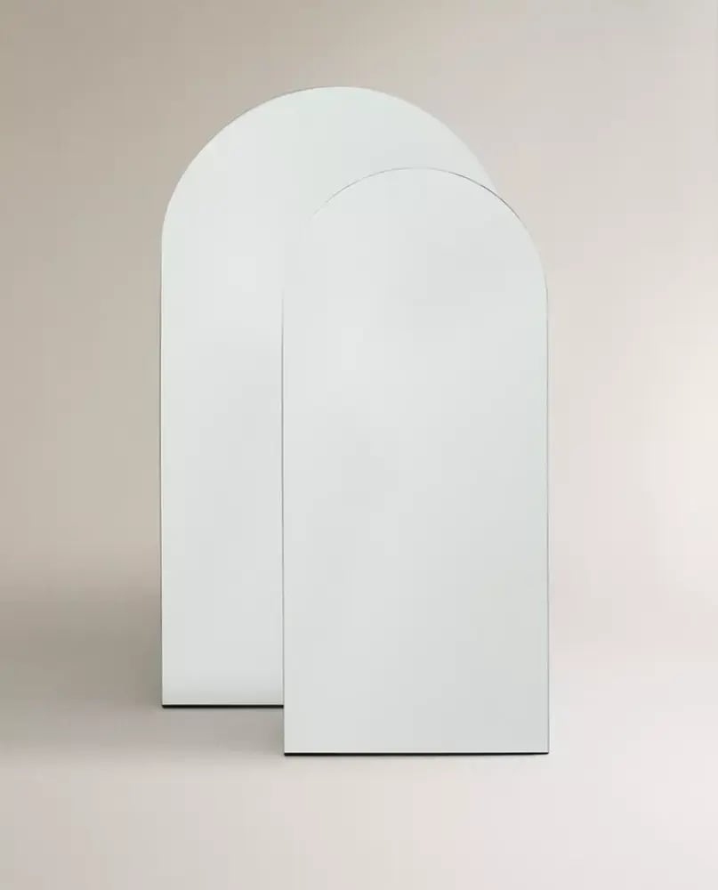 مراة عموديه مقوسه