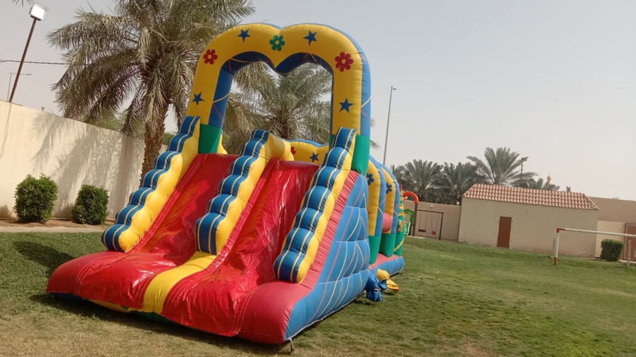 Maze 10 meters long * 3.40 meters wide * 4 meters high, one piece