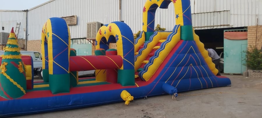 Maze 10 meters long * 3.40 meters wide * 4 meters high, one piece