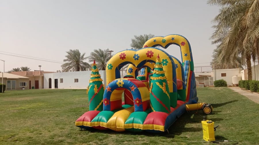 Maze 10 meters long * 3.40 meters wide * 4 meters high, one piece