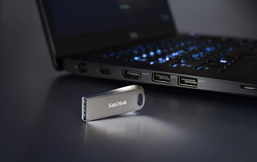 ذاكرة فلاش الترا لوكس 32Gb بمنفذ USB 3.1 جيل 1 من سانديسك، Sdcz74-032G-G46