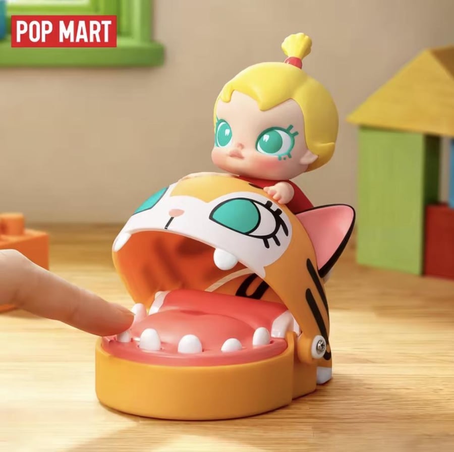 Baby Molly and Baby Tabby Puling a Prank Figure