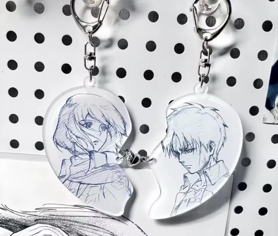 Attack on Titan keychain / ميدالية ارين و ميكاسا