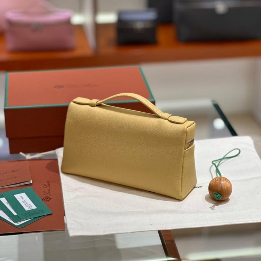 حقيبة لوروبيانا - LORO PIANA مقاس 19cm