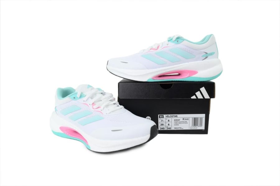 حــذاء Adidas Hyperboost الرياضي للجـري