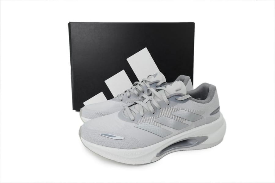 حــذاء Adidas Hyperboost الرياضي للجـري