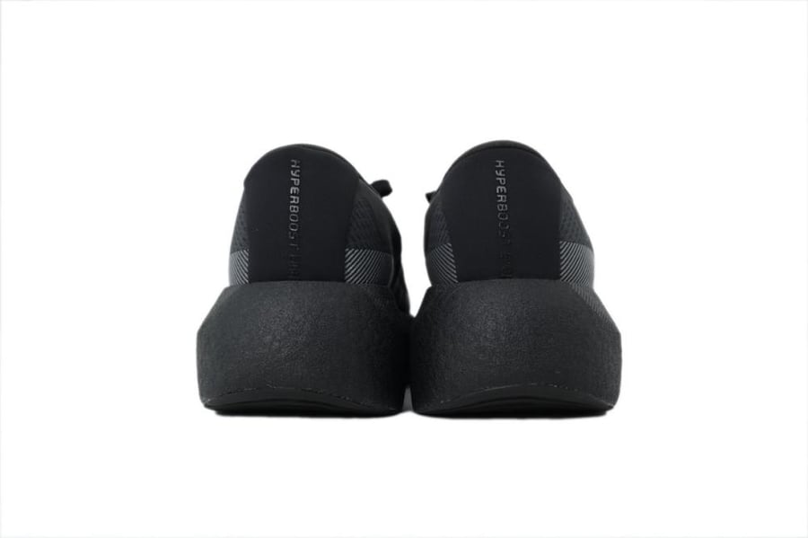 حــذاء Adidas Hyperboost الرياضي للجـري