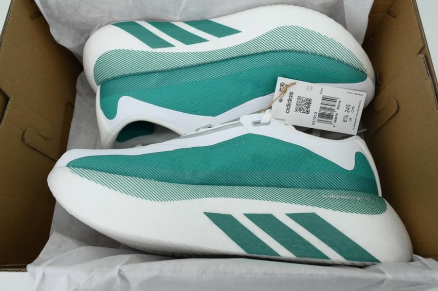 حــذاء Adidas Hyperboost الرياضي للجـري