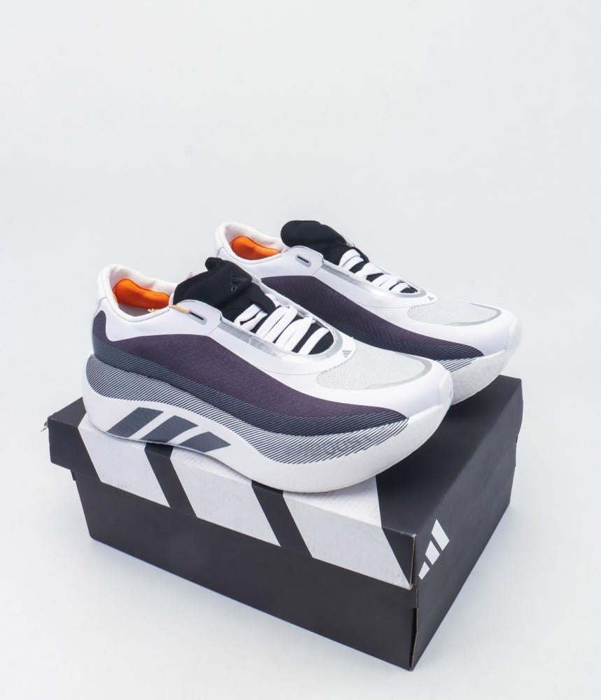 حــذاء Adidas Hyperboost الرياضي للجـري