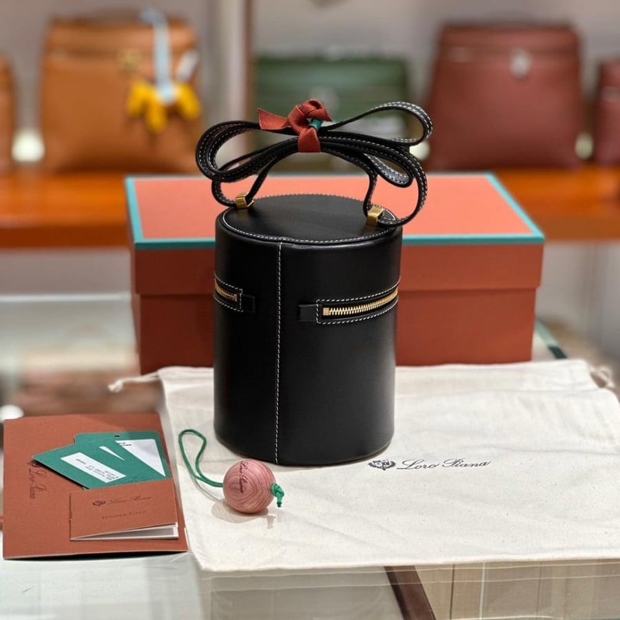 حقيبة لوروبيانا - LORO PIANA  مقاس 12cm