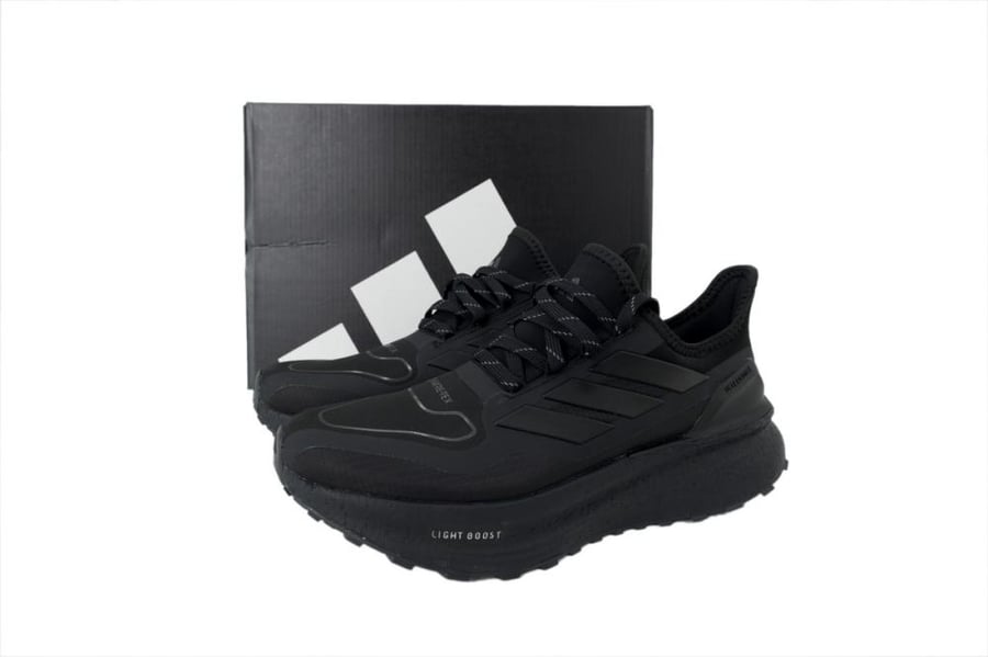حــذاء Adidas Hyperboost الرياضي للجـري