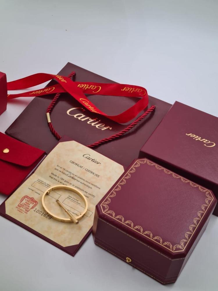 اسوار كارتير Cartier
