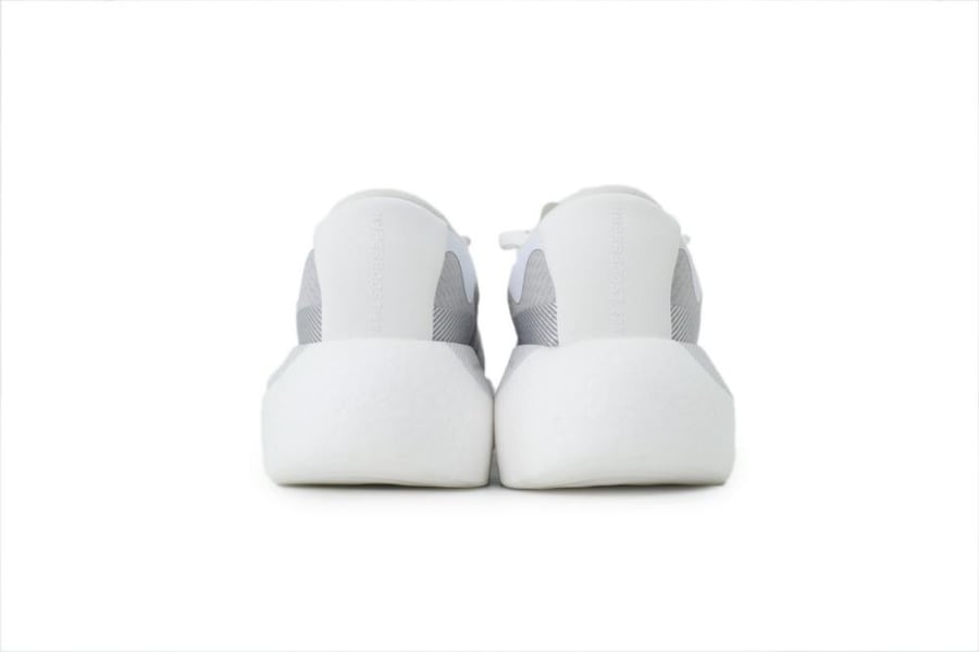 حــذاء Adidas Hyperboost الرياضي للجـري