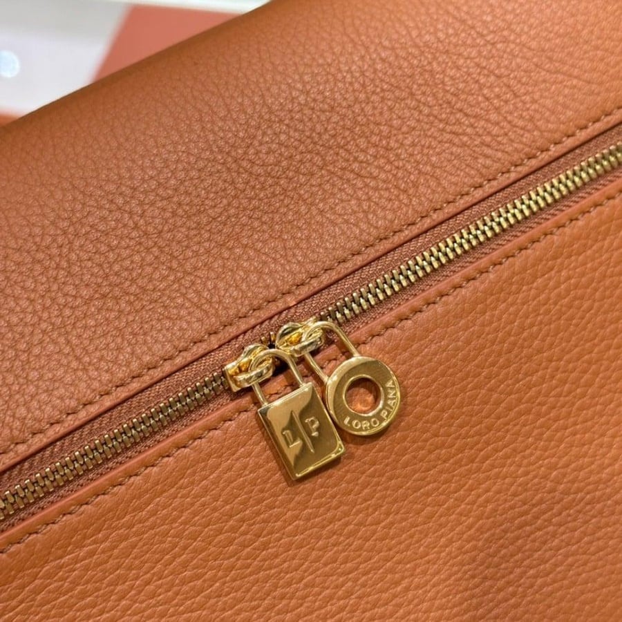 حقيبة لوروبيانا - LORO PIANA مقاس 27cm