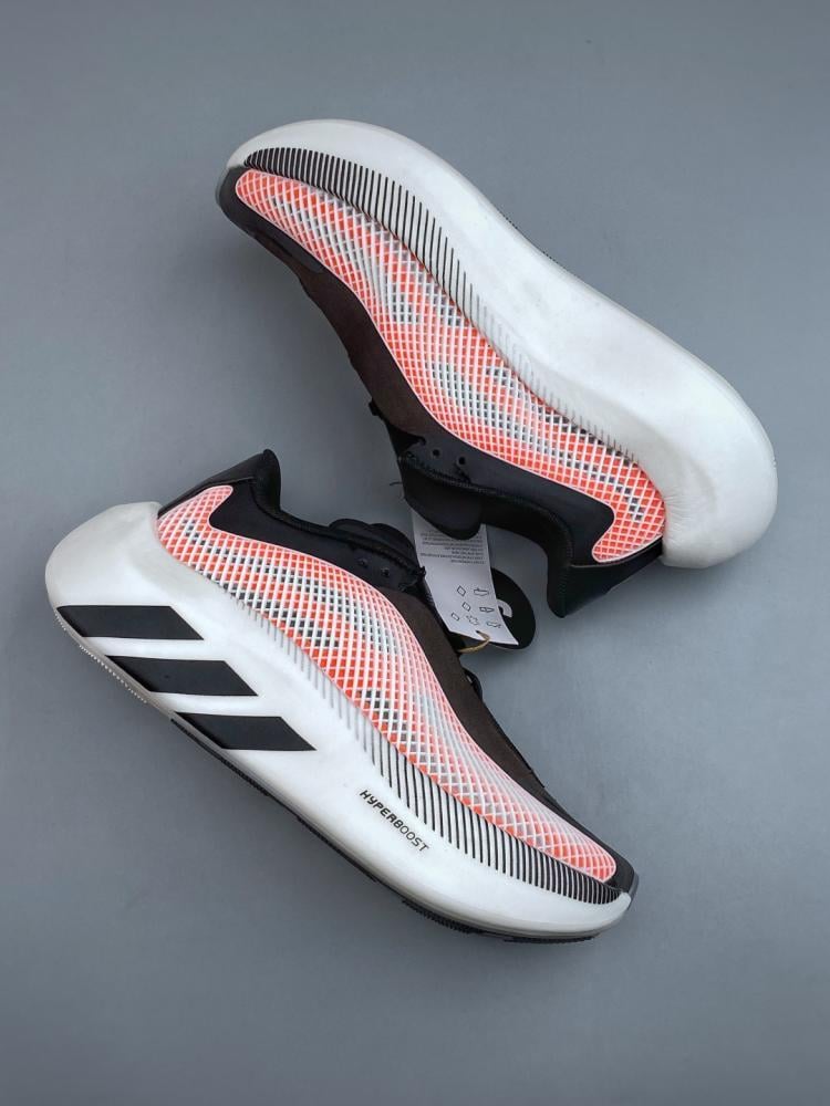حذاء أديداس Hyperboost للمسافات الطويلة