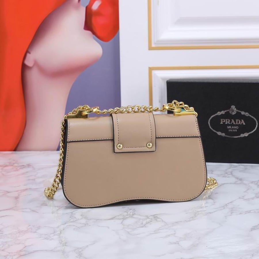 حقيبة برادا - PRADA