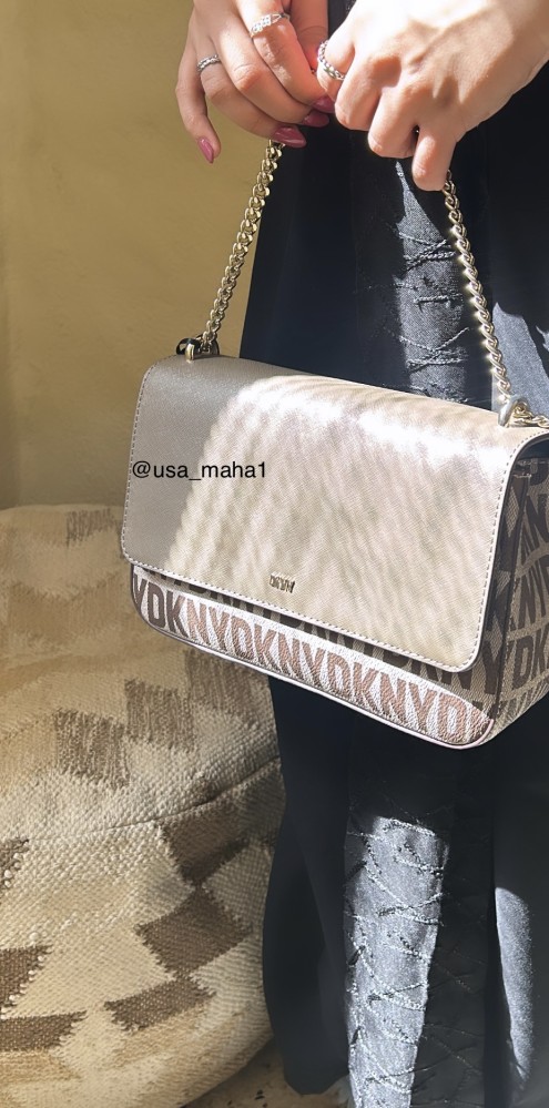 بيج DKNY