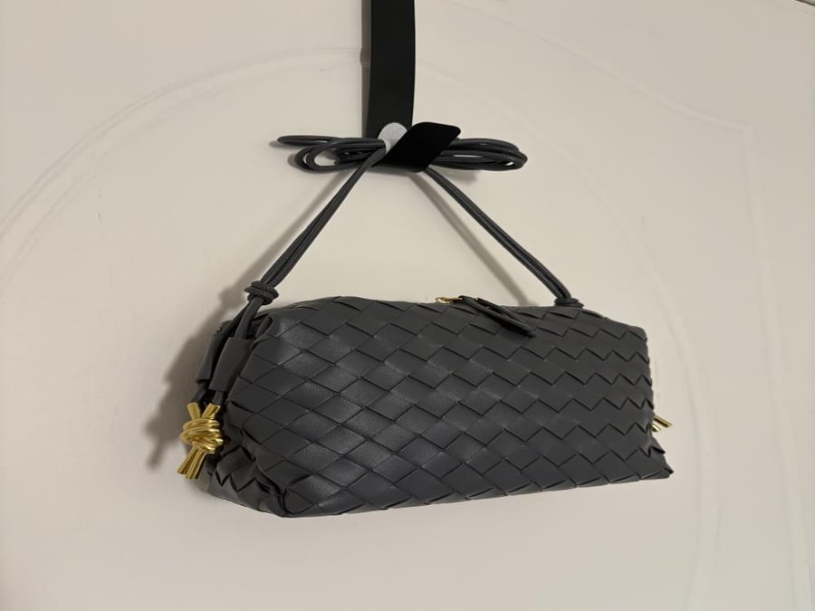Gray - Wavy crossbody bag medium size