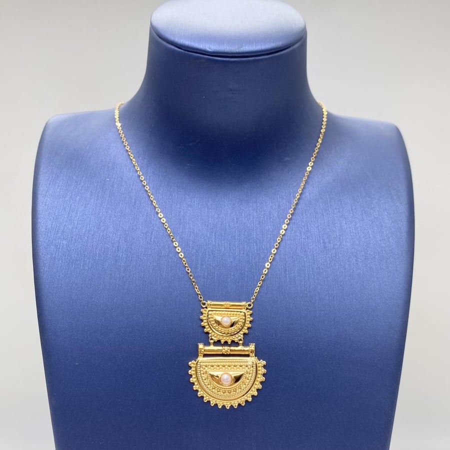gold necklace