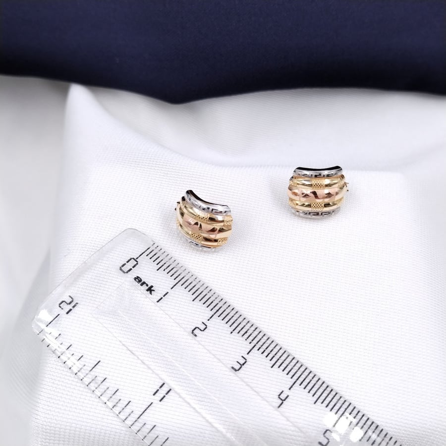 gold earring