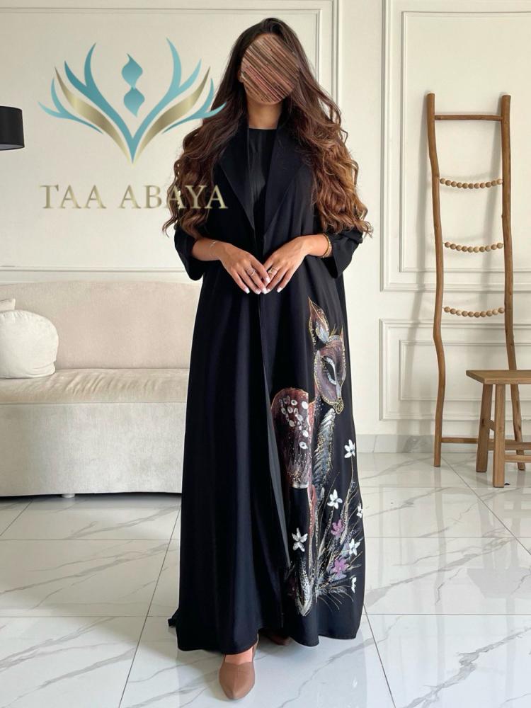 عباية كريب سبيشل رسم وتطريز يدوي ، القصة استريت