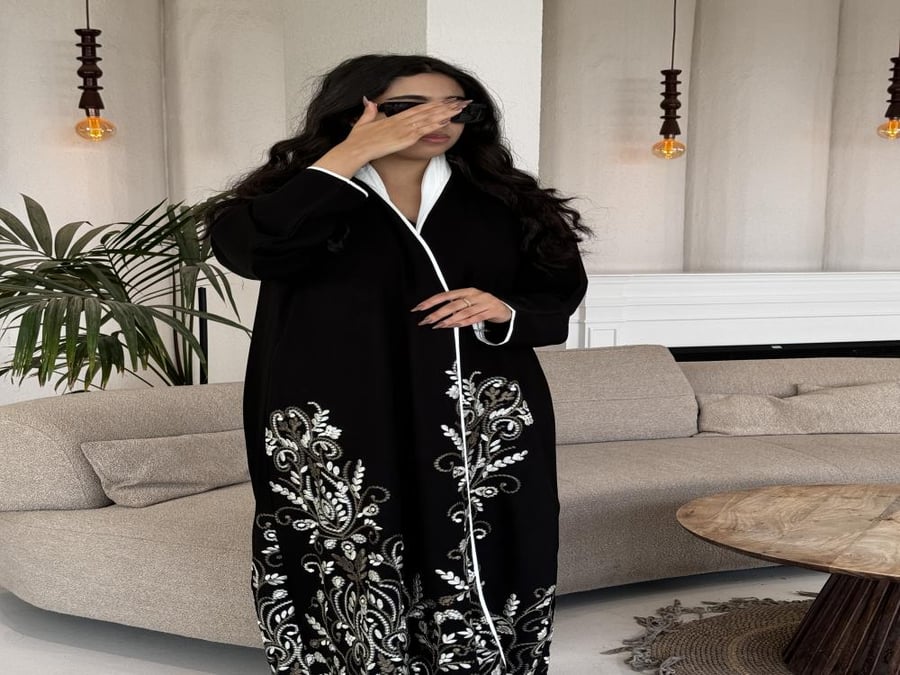 عباية كريب بلقيس شك ترتر ، القصة استريت