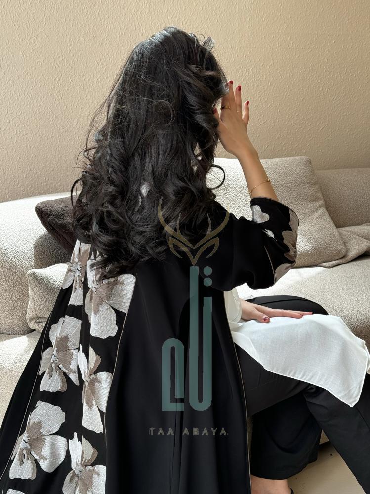 عباية كريب سبيشل تطريز كمبيوتر، القصة استريت