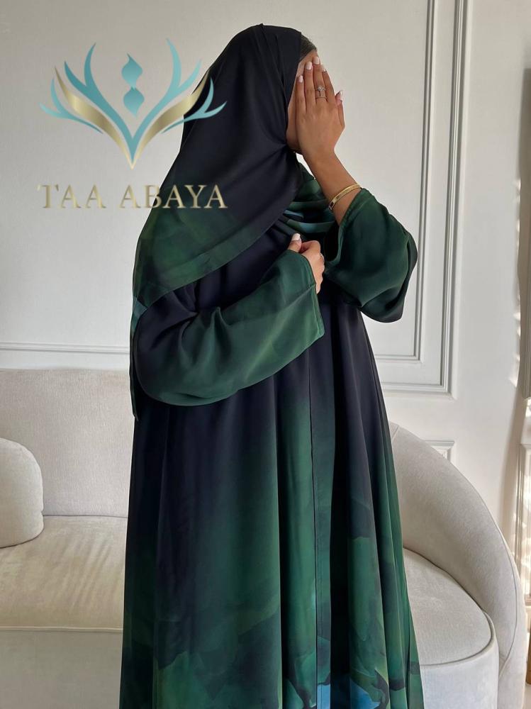 عباية شيفون مبطن، القصة استريت