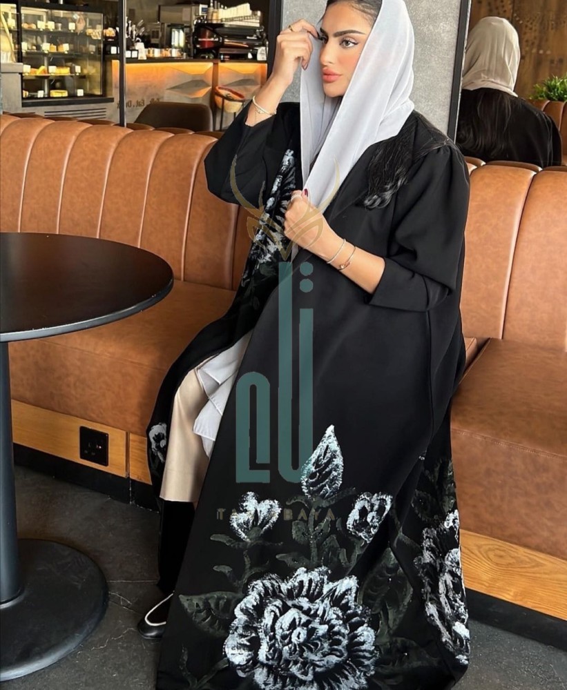 عباية سيراميك مع رسم وخرز
