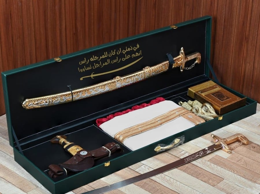 بوكسات ملكية فخمة بمجموعة إكسسوارات رجالية راقية وبتصميم خاص