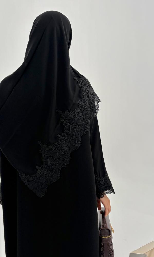 عبايه دانتيل M17