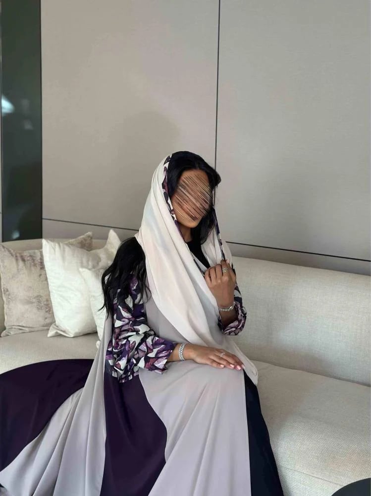 Hamsa's flesh-colored abaya
