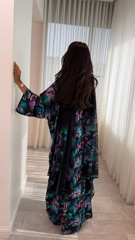 Black Tulip Silk Abaya