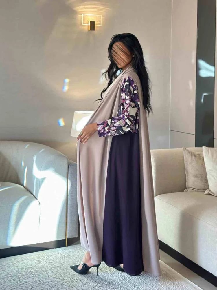 Hamsa's flesh-colored abaya