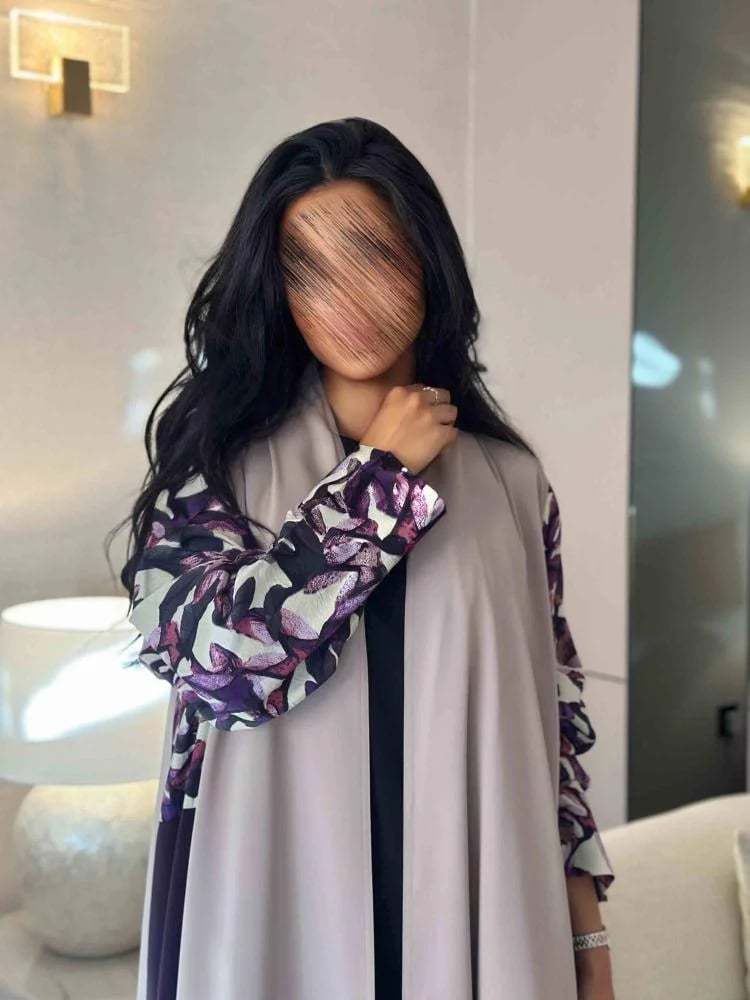 Hamsa's flesh-colored abaya
