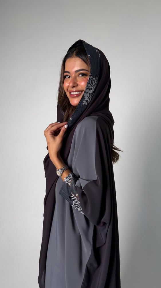 عباية نواعم موف بالدانتيل