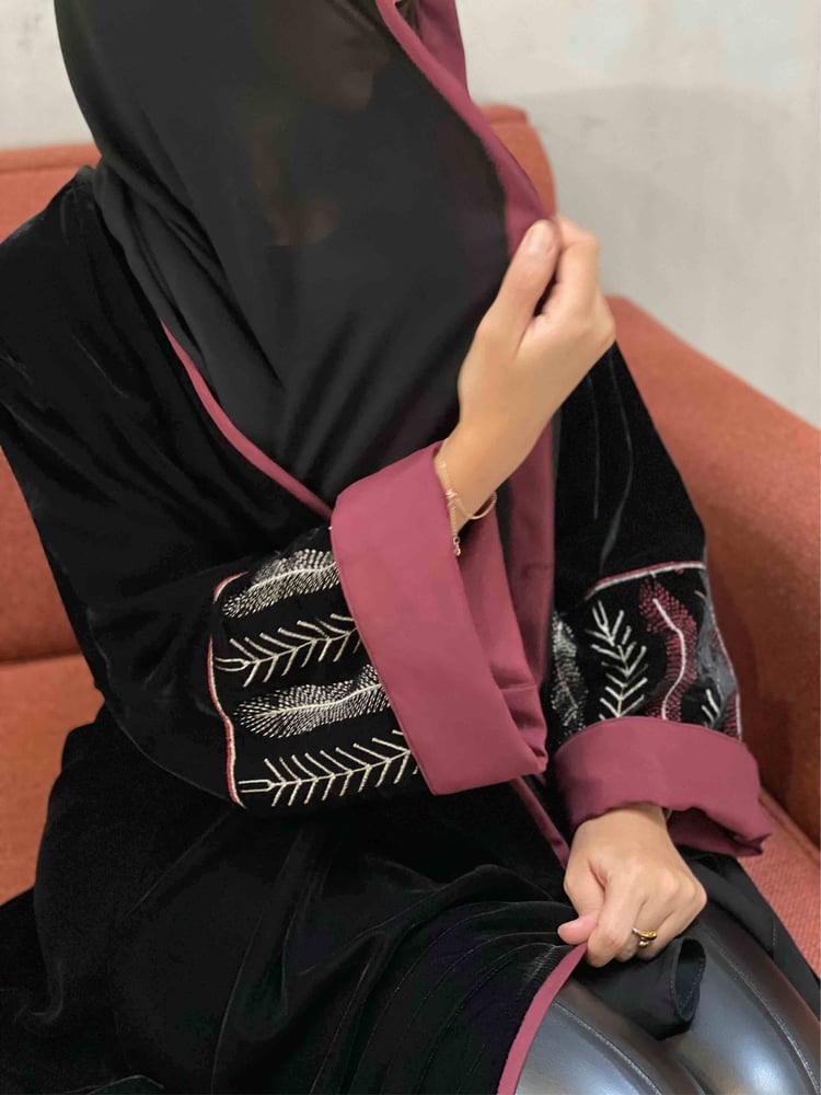 عباية انيقة للشتاء-متجر عزة المتميزة