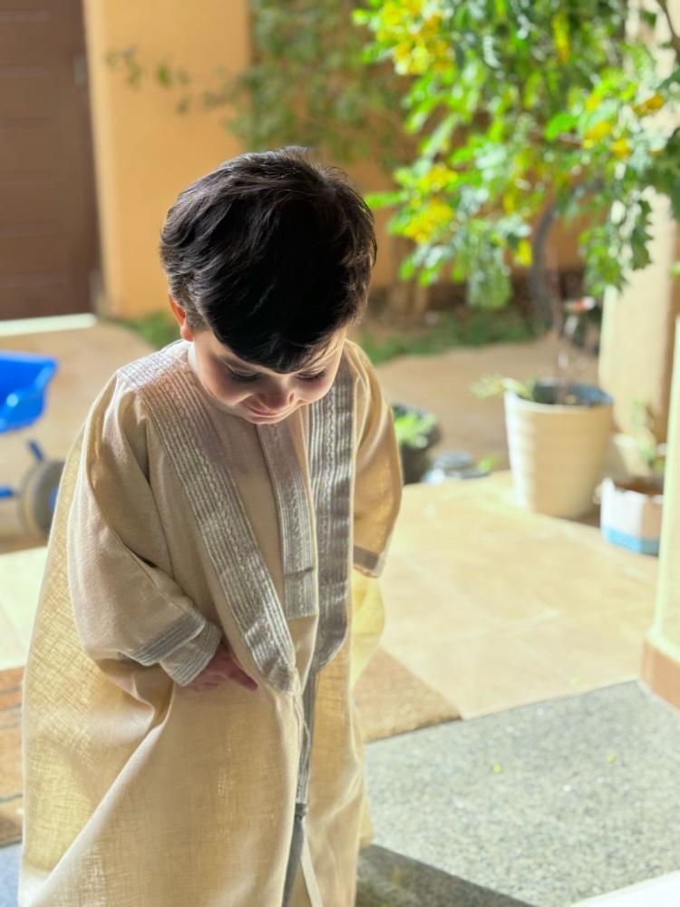 البشت الملكي مع ثوب العيد تصميم حصري