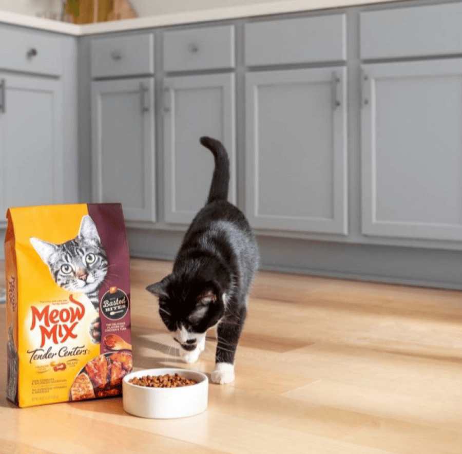Meow Mix Tender Centers Salmon & Chicken Flavors Dry Cat Food مياو مكس طعام جاف للقطط نكهة السالمون والدجاج