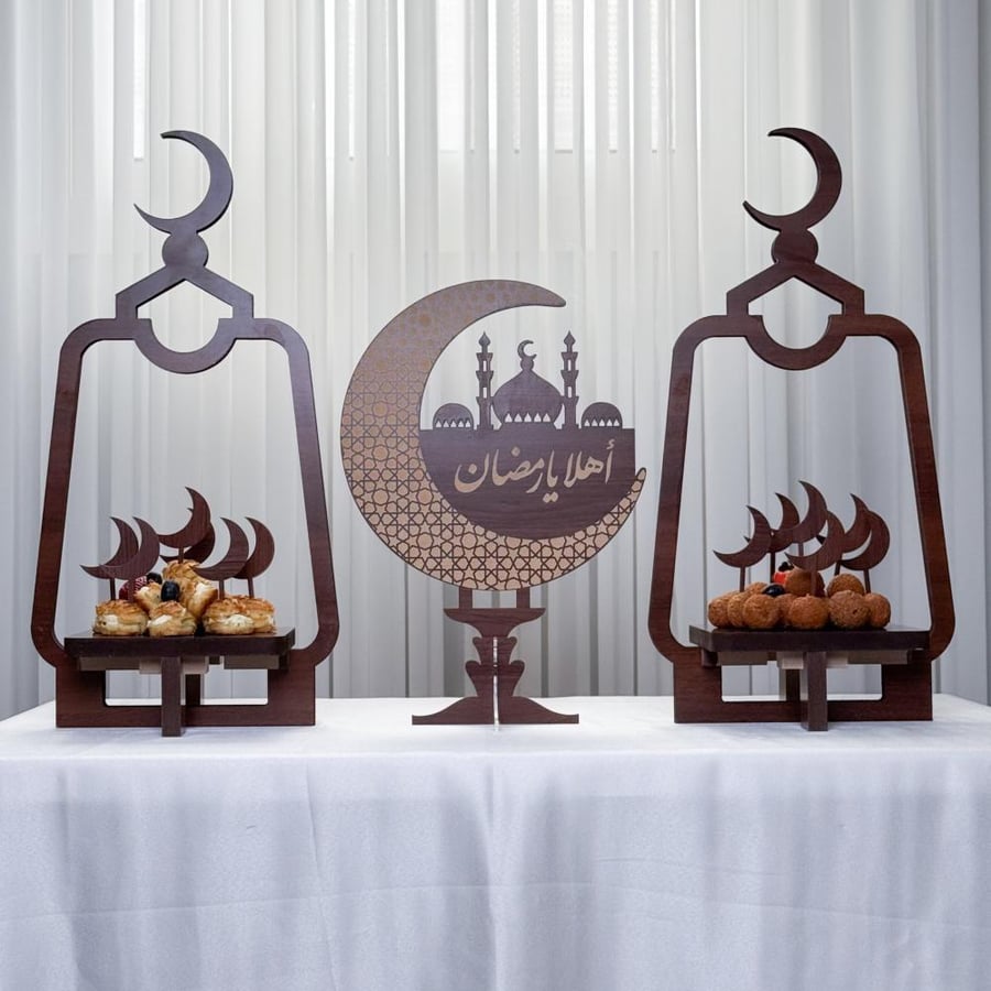 Two luxurious plates + Ramadan decoration + 12 تغريسة