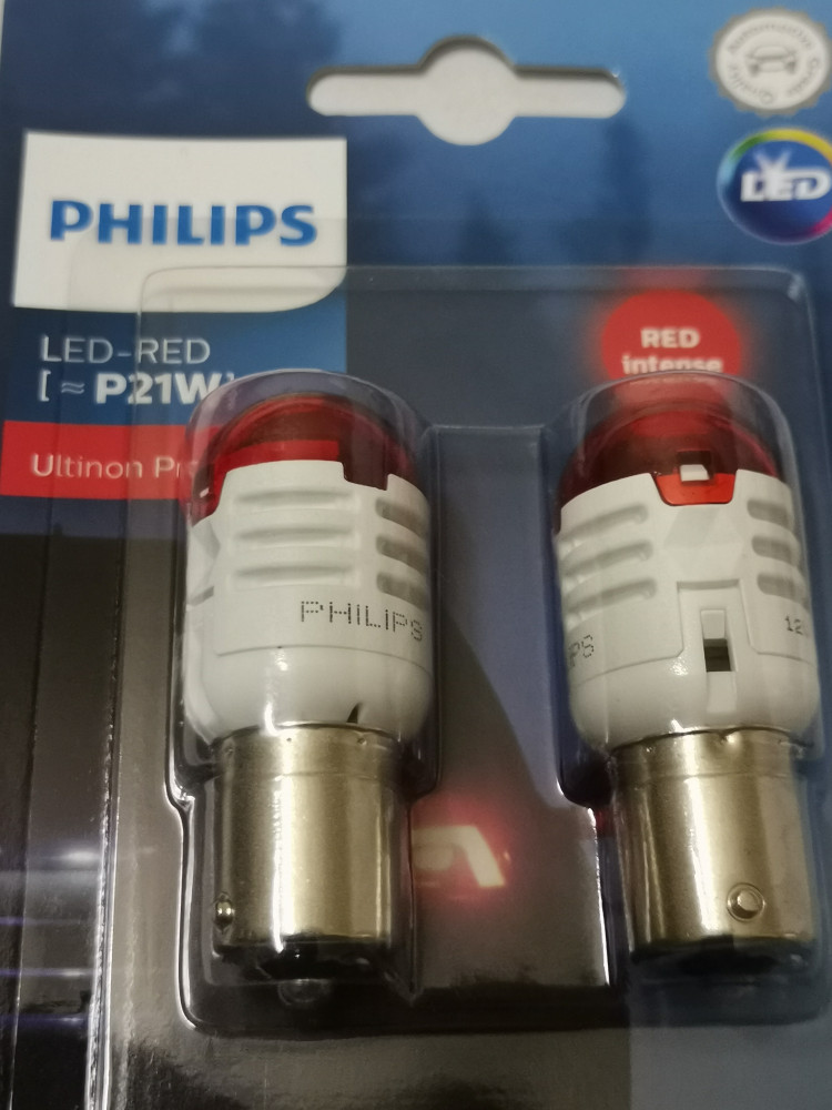 أنوار LED philips بمقاسات مختلفه للفرامل والريوس وغيرها.